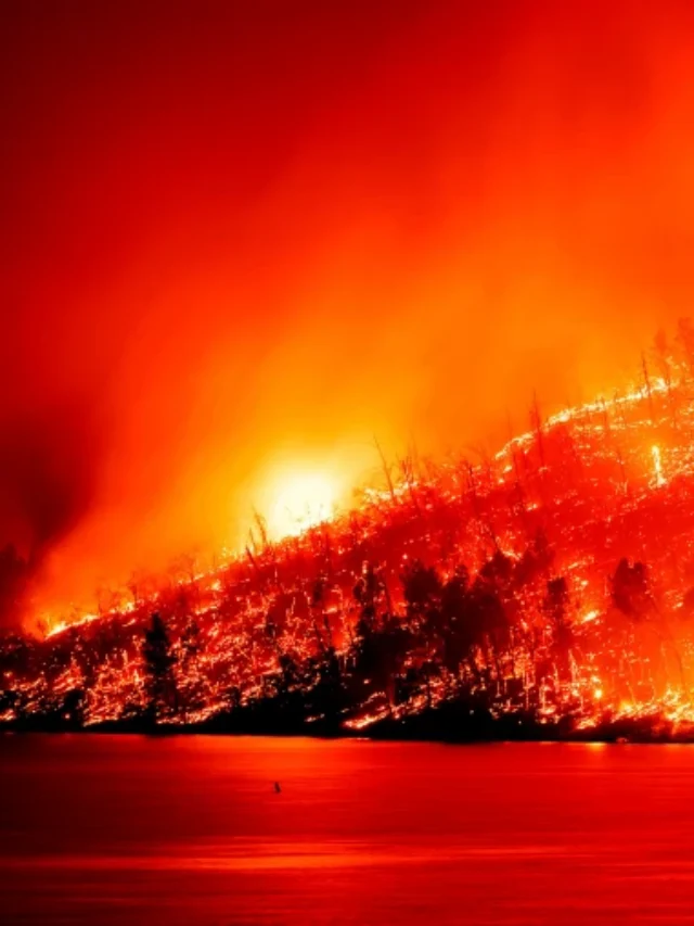 “Thompson Fire Rages in Northern California”